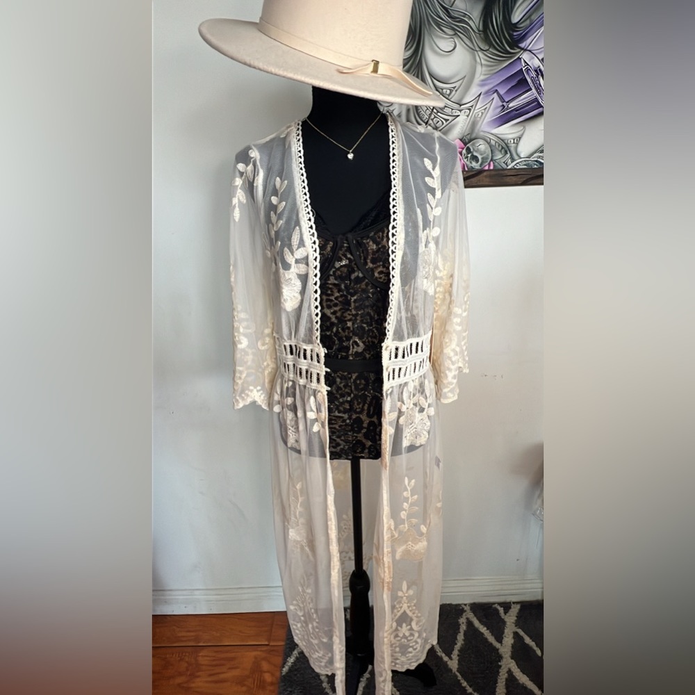 Lace kimono